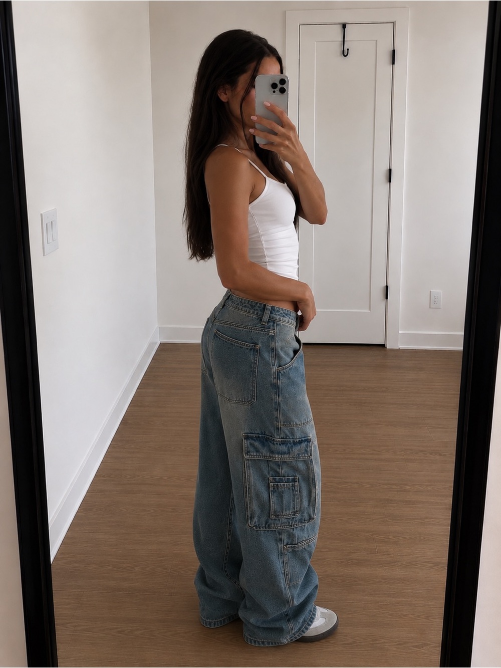 Edikted Via Washed Low Rise Baggy Cargo Jeans - Picture 2 of 3